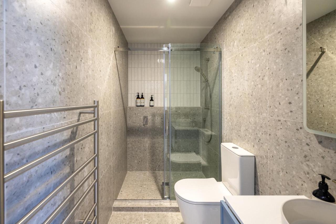 2 - Coast & Country Apartment Onetangi